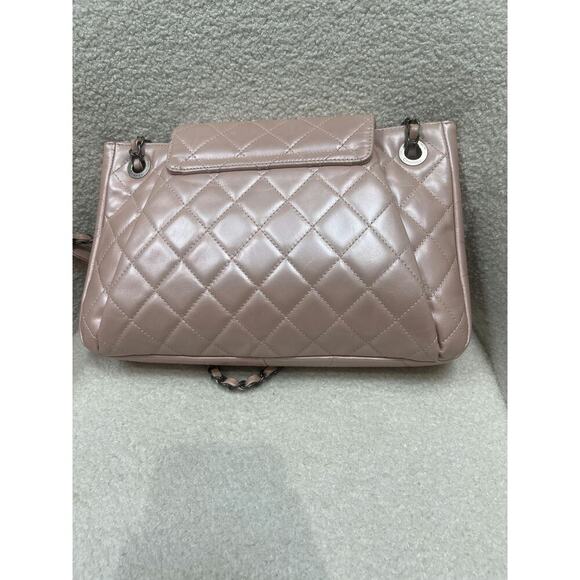 Chanel Accordion Flap Bag in Blush Pink Glazed Calfskin - Picture 4 of 6